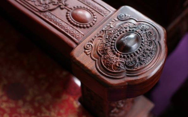 红木家具厂为您介绍为什么各人都爱红木家具？